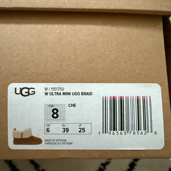 UGG Ultra Mini With Braid 🐑 - Chestnut - Size 8 - DISCONTINUED STYLE - Picture 2 of 9